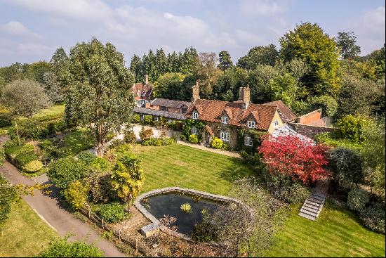 A superb family home enjoying a delightful setting within easy reach of Sevenoaks.