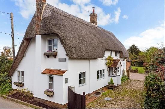 Cottage situated in the highly popular village of Great Bedwyn within walking distance of 