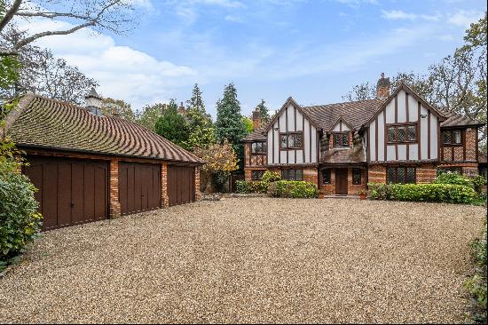 Exquisitely refurbished 5-bedroom home on a 0.71-acre plot in Wentworth Estate, near Virgi