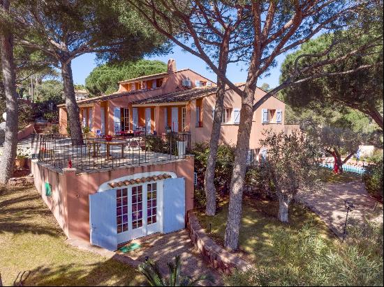 An excellent property with a fantastic sea view for sale in Sainte-Maxime.