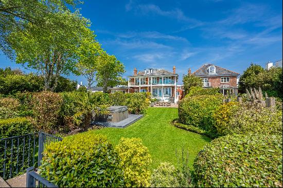 Idyllic coastal property with south-facing views and sitting on the edge of a natural harb