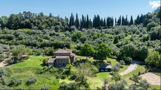 Beautifully restored stone property in the hills in the middle of Tuscany's Golden Triangl