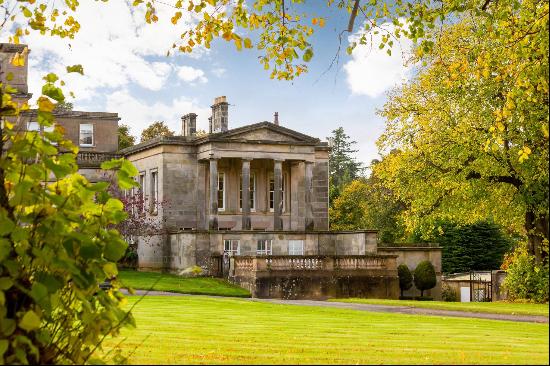 A stunning five bedroom house forming part of an A-listed neoclassical mansion in East Lot