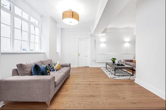 3 bedroom flat to rent in Marylebone.