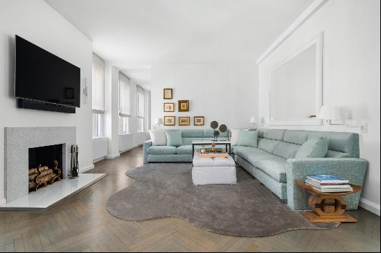 Distinguished Penthouse on Park Avenue! Located on the top floor of a boutique, classic