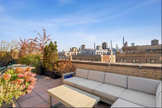 Stunning 2 bedroom and 2 bathroom pre war Penthouse featuring a large gorgours terrace 