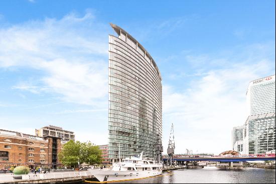 Flat to rent in West India Quay E14