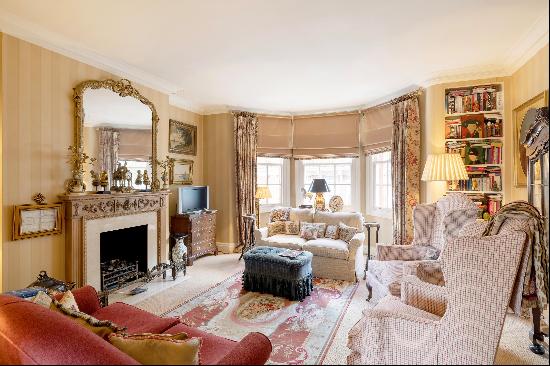 A beautiful three/four bedroom flat, with ample entertaining space