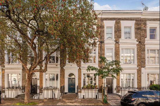 A lateral, one bedroom flat on Grantbridge Street, in the heart of Islington.