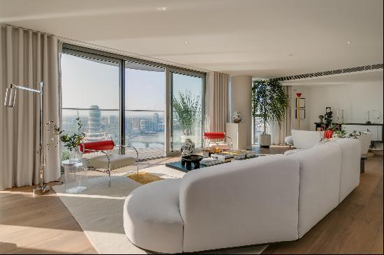 Four bedroom apartment with London's most prestigious riverside address