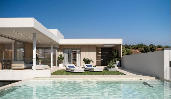 New modern style 4-bedroom villa in the west of Estepona