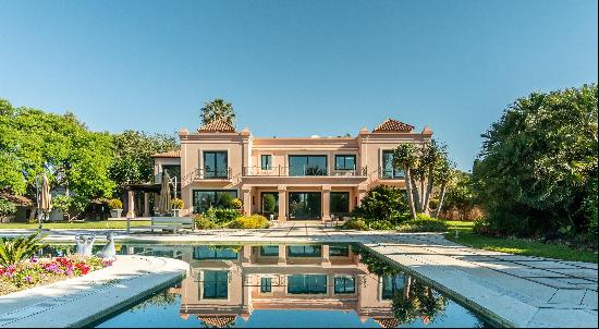 A second-line beach residence with excellent south-facing views.