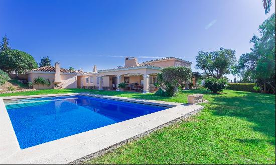 A south-facing villa on a large plot with brilliant views.