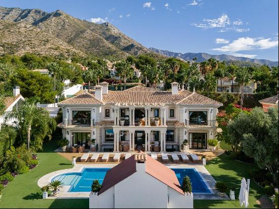 A superb villa in the prestigious area of Sierra Blanca.