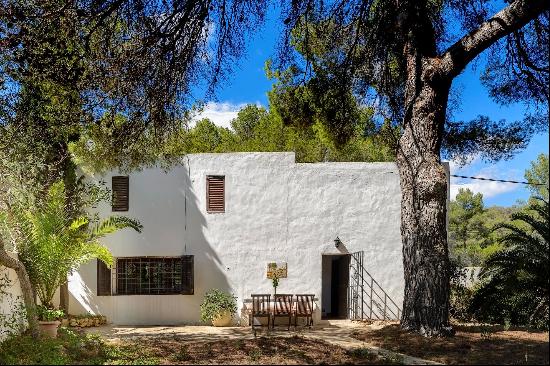 A charming finca with a swimming pool in a tranquil location.