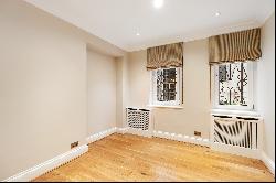 Recently renovated duplex apartment on Cadogan Square