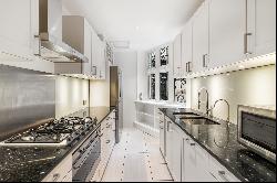 Recently renovated duplex apartment on Cadogan Square