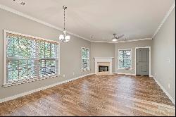 Spacious Bungalow For Rent In Kennesaaw!