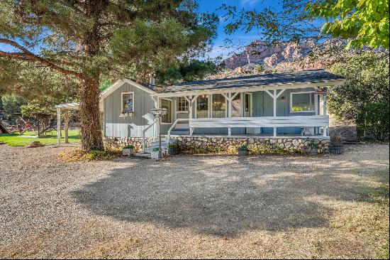 Adorable Country Cottage In Springdale