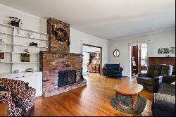 22 Broadway, Greenlawn, NY 11740