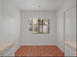 1118 3rd St Apt 202