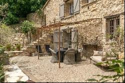 Le Rouret: charming 18th-century mill, fully restored