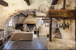 Le Rouret: charming 18th-century mill, fully restored