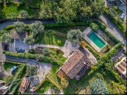 Stone bastide in the centre of Valbonne