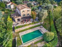 Stone bastide in the centre of Valbonne