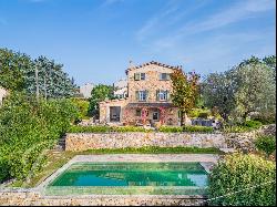 Stone bastide in the centre of Valbonne