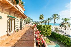 Spectacular Indiana House on the Sitges seafront promenade