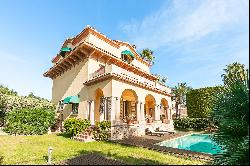 Spectacular Indiana House on the Sitges seafront promenade