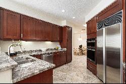 8989 Gainey Center Drive Condominium