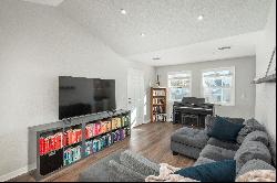 Delightful, Sun-Drenched, & Fully Updated 2 Bed/2 Bath Top-Floor Condo