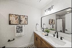 Beautifully Remodeled Townhouse 