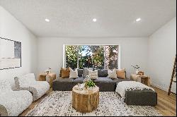 Beautifully Remodeled Townhouse 