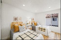 Beautifully Remodeled Townhouse 