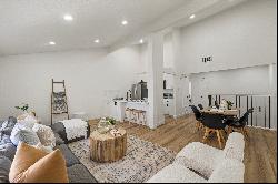 Beautifully Remodeled Townhouse 