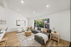 Beautifully Remodeled Townhouse 