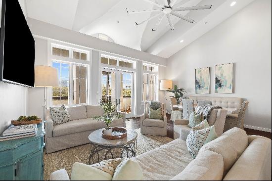 Stunning Two-Story Condo Close To Restaurants, Parks And Beach