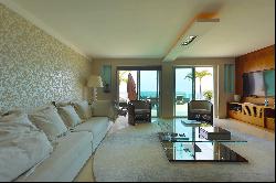 Spectacular penthouse with ocean view at Praia do Pepê