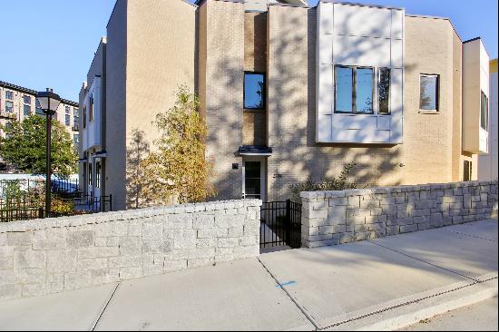 Modern Luxury Townhome in the New Downtown Chamblee Area