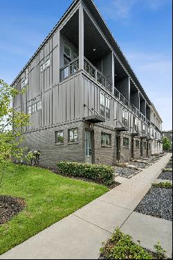 Move-in Ready End Unit Townhome in the Heart of West Midtown