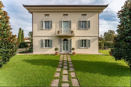 Charming Liberty-style Villa on the hills of Lucca