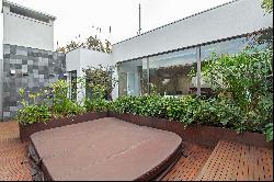 Triplex penthouse with excellent design next to Ibirapuera Park