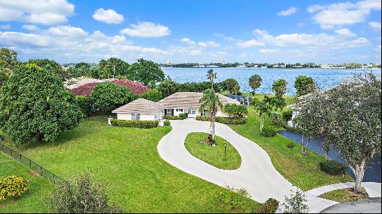 4 Cloister Circle, West Palm Beach, FL, 33401, USA