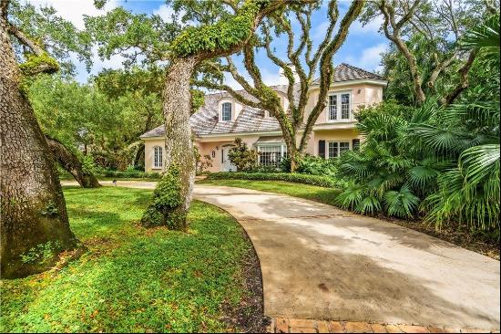 1086 Winding River Road, Vero Beach, FL, 32963, USA