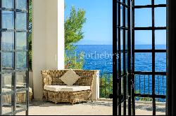 Elegant villa with private bay in Varazze