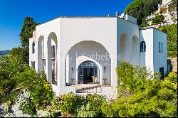 Elegant villa with private bay in Varazze