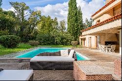 Aubagne - Family Home with vast garden